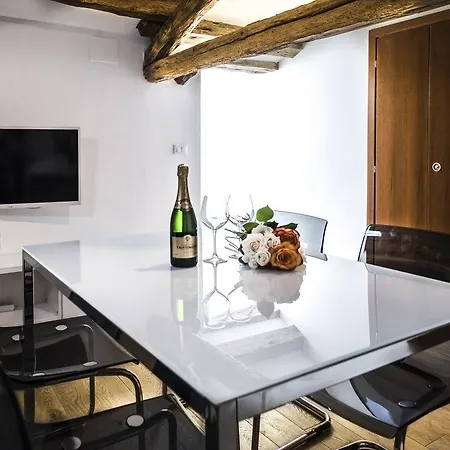 Grand Canal Venetian Small Attic Apartment Venice